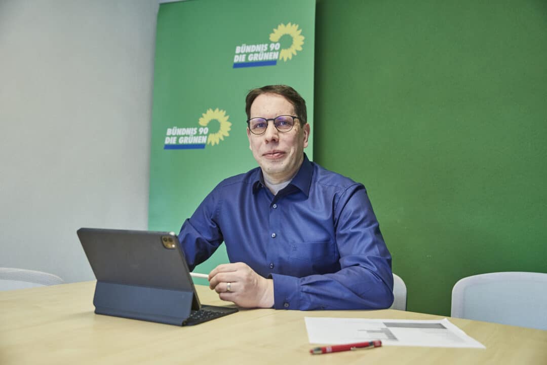 Torsten im Büro